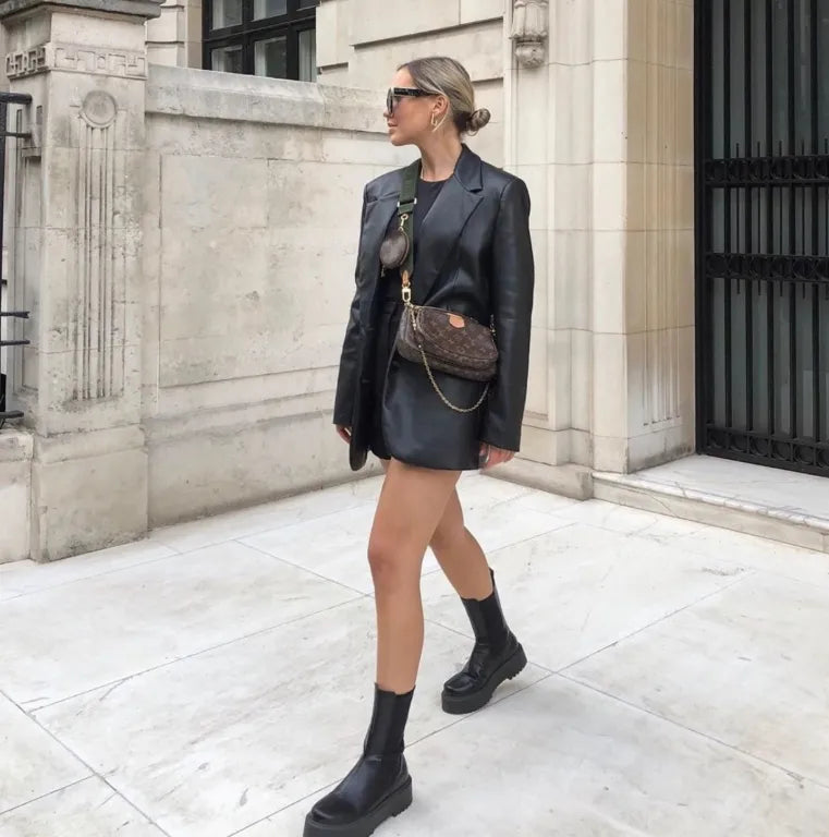 Herren Blazerjacke aus Kunstleder – Elegant und strukturiert