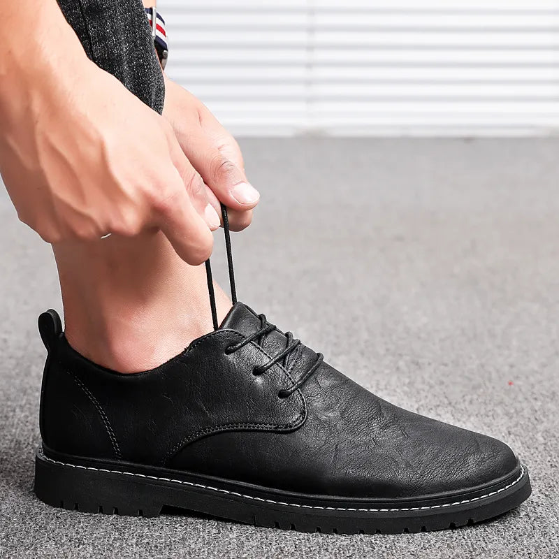 Eleganter Herrenschuh – Minimalistischer Stil & Komfort für den modernen Mann